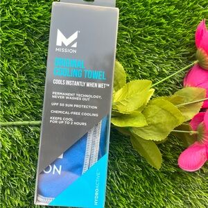MISSION ORIGINAL COOLING TOWEL SUMMER HEAT RELIEF NIB COOLS WHEN WET